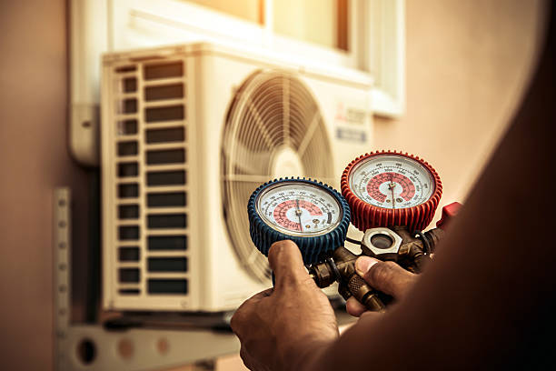 Professional Hvac Installation technician working in Springport, IN
